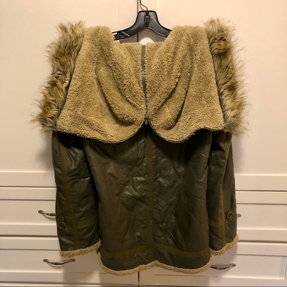 BCBG Faux Fur Green Winter Coat - Picture 3 of 4